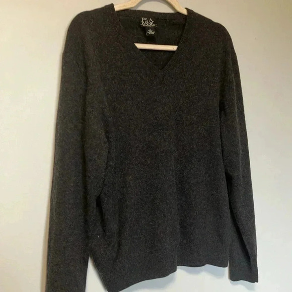 Jos. A. Bank grey 100% cashmere  v neck sweater - Picture 3 of 4